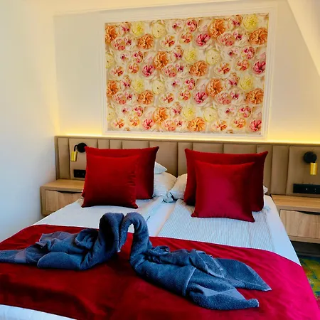Peonia-szauna & Relax 4* 凯斯特海伊